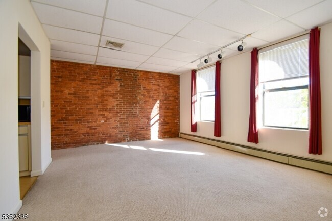 Building Photo - 431 Springfield Ave Unit 6 Rental