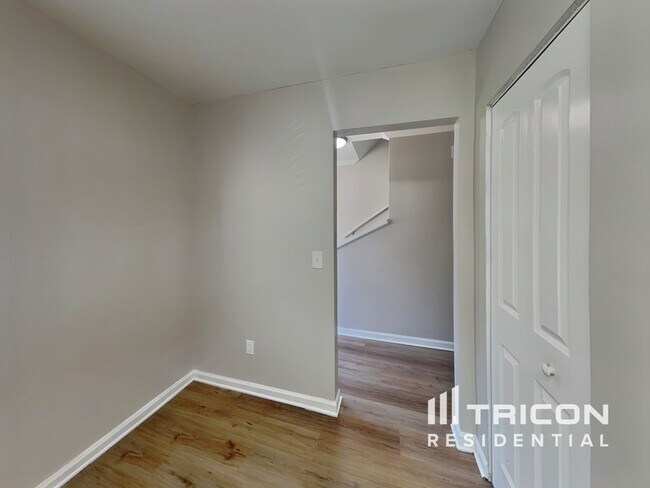 Photo - 409 Water Oak Way SW