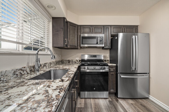 Vista de la cocina 2 - 101 Center Grange Rd