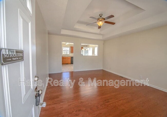 Building Photo - 955 Russet Dr