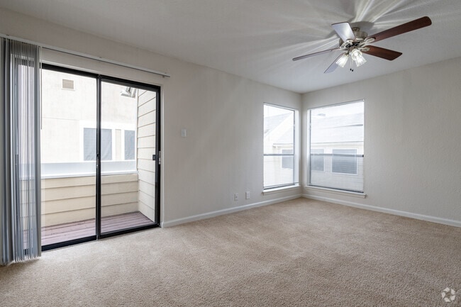 1BR, 1BA - 569SF