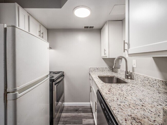 Photo - 60-76 W. 8th Avenue