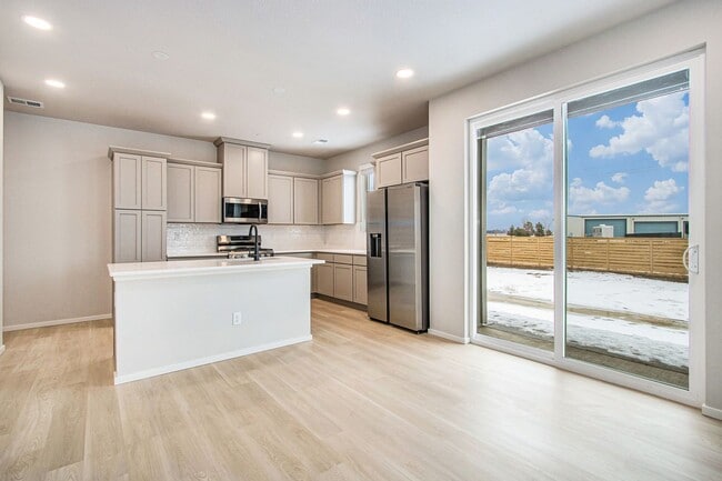 Photo - Luxury Rowhouse w/ Over-sized Garage