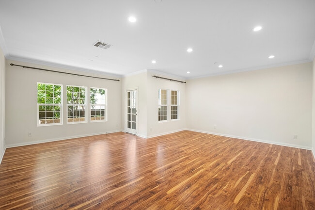 Photo - 415 E Dryden St