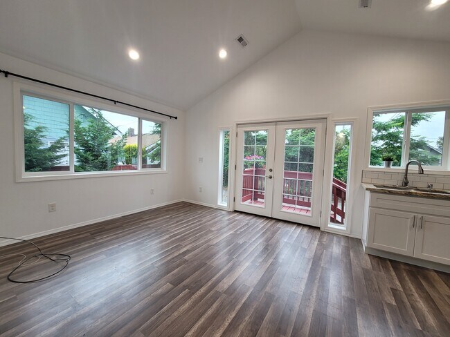 Photo - 5407 S Pine St Unidad 5407 S Pine St, B