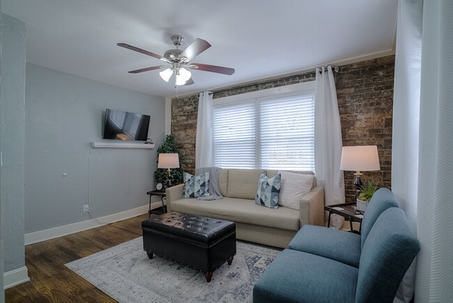Photo - 3811 Mercier St