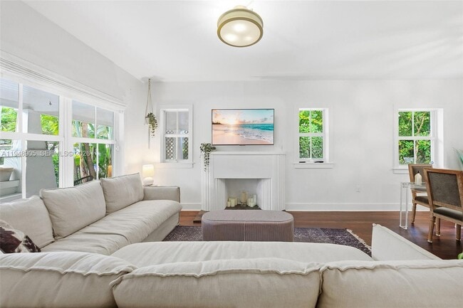 Photo - 71 NE 46th St