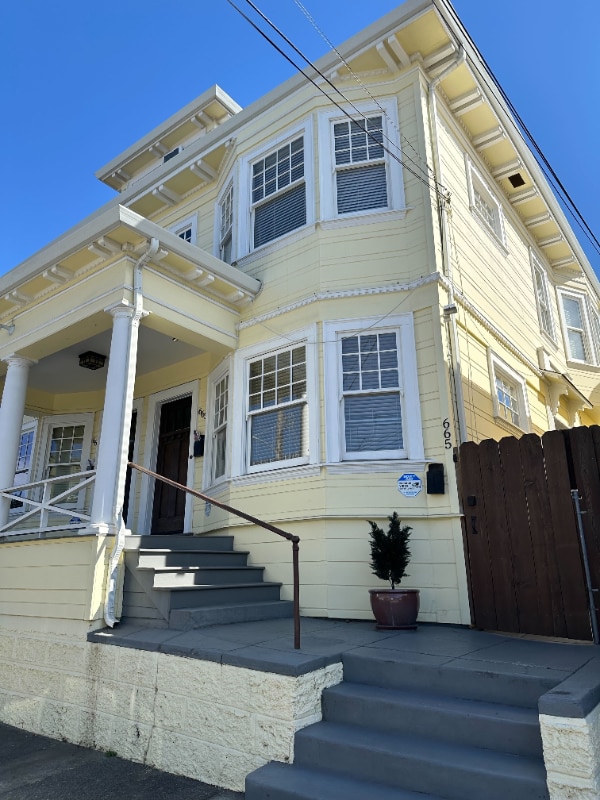 Building Photo - 665 43rd St Rental
