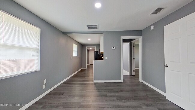 Photo - 535 W 59th St