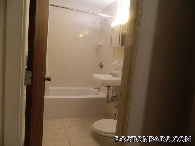 898 Massachusetts Ave Unit 32
