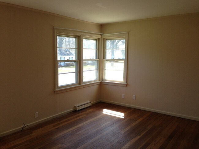 Photo - 2 BR House w/ Detached Garage, within 2 miles of UNC-Greensboro