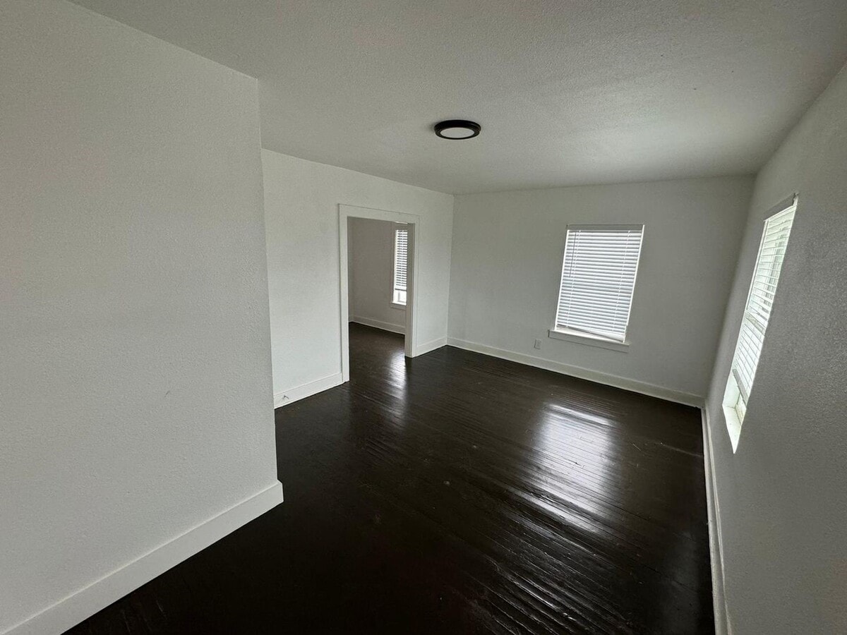 Photo - 1416 Craig St