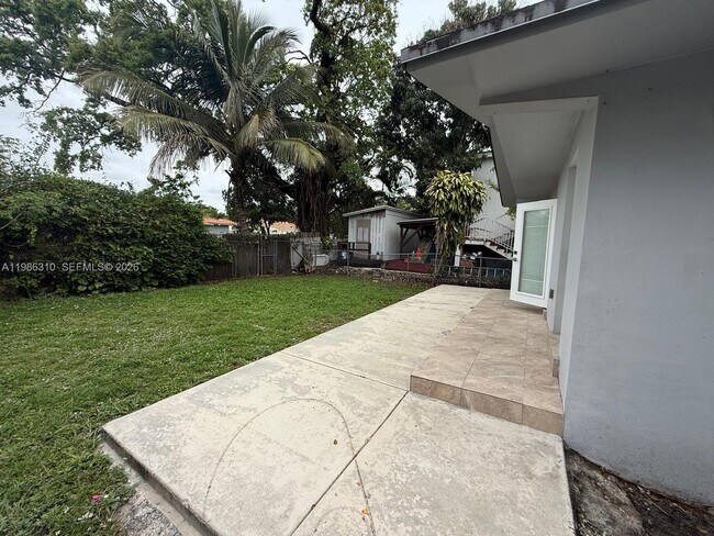 Photo - 1781 NW 16th St