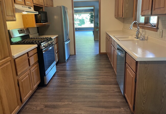 Photo - 2216 Orwell Ct