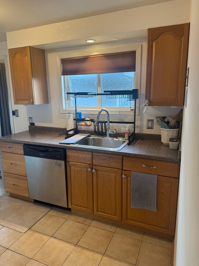 Photo - 6215 N Cedar St