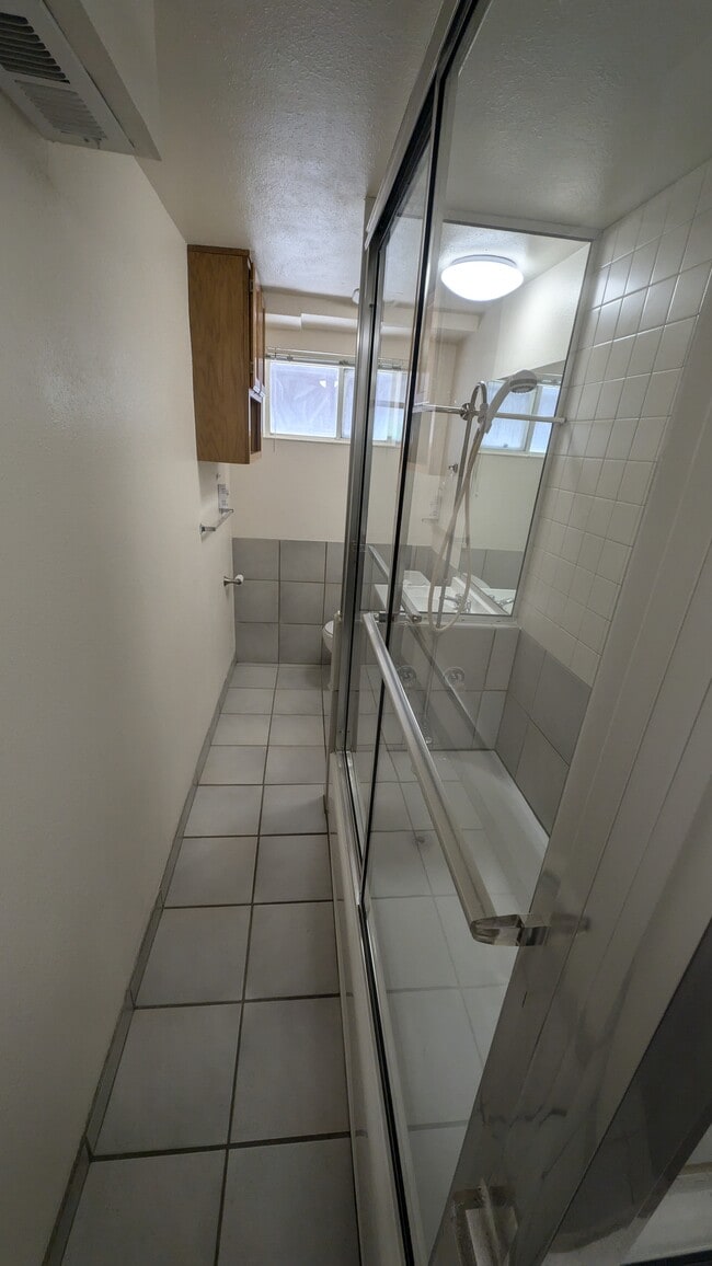 Photo - 303 S Douglas St