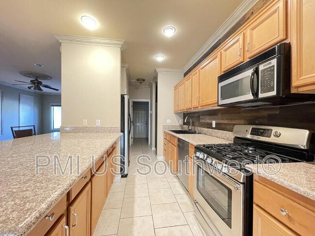 Photo - 2549 Country Club Dr