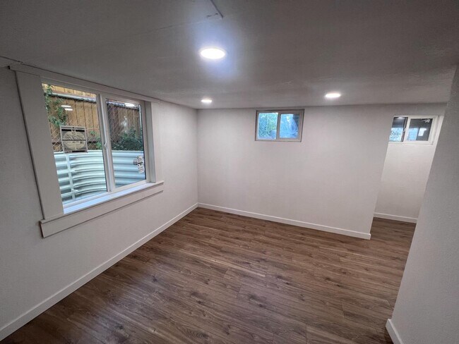 Photo - 2285 Gray St