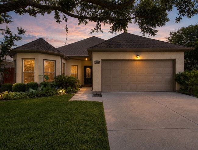 Photo - 1811 Emerald Green Dr
