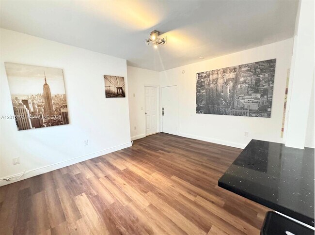 Photo - 1611 Michigan Ave Unit 4