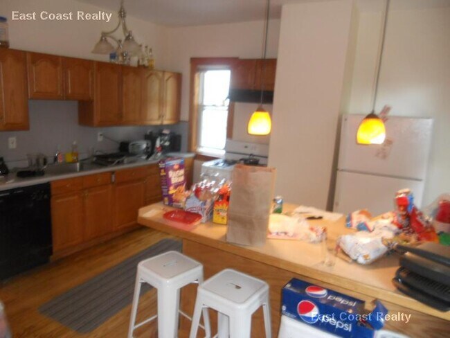 Photo - 346 Faneuil St Unit 3