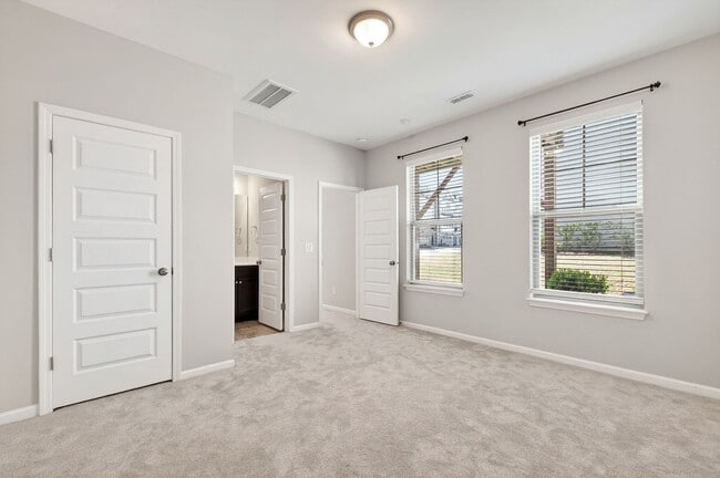 Photo - Beautiful 4BR End-Unit Townhome in Prime Apex Location!