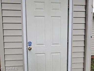 Photo - 1615 E 10th St