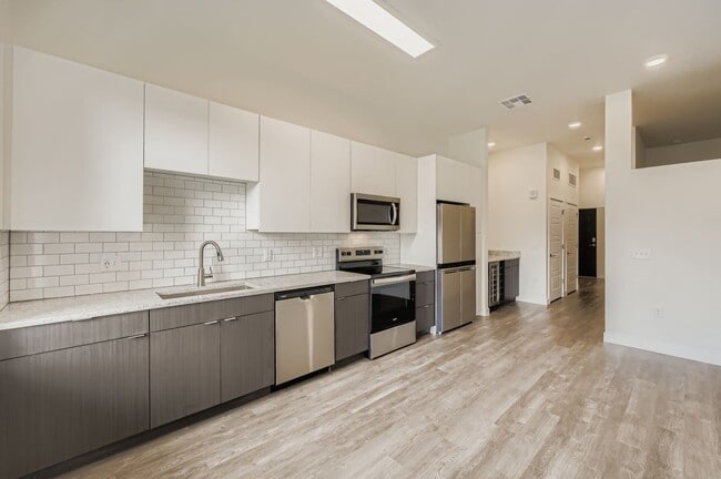 Photo - Avian Apartments