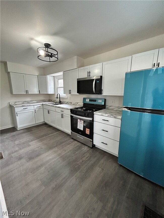 Photo - 121 Parr Ave