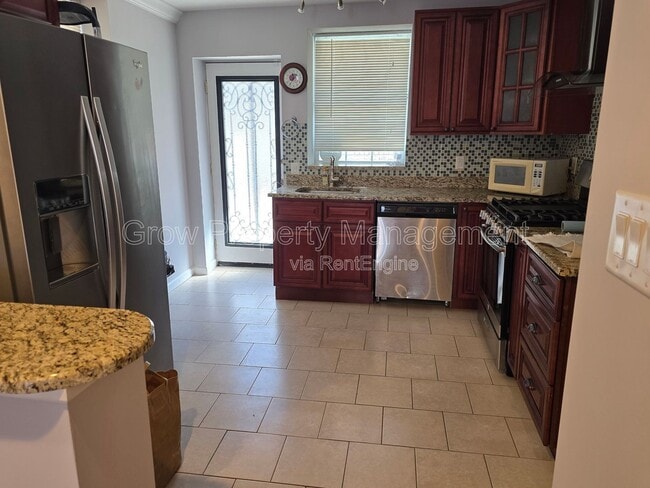 Photo - 1649 S Bailey St