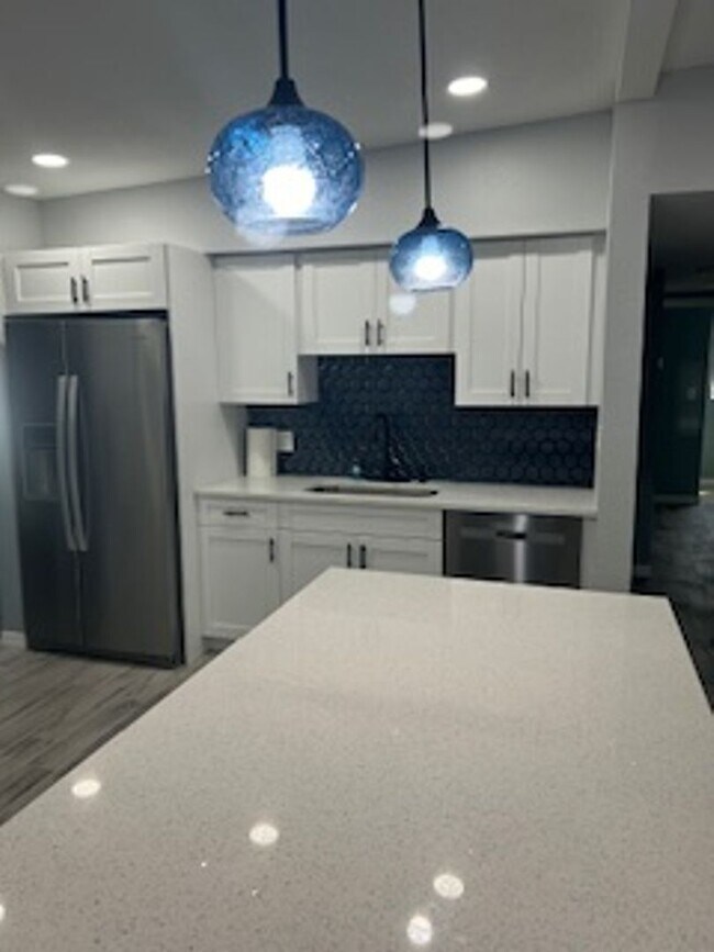 Photo - Beautiful 4/2 available now!