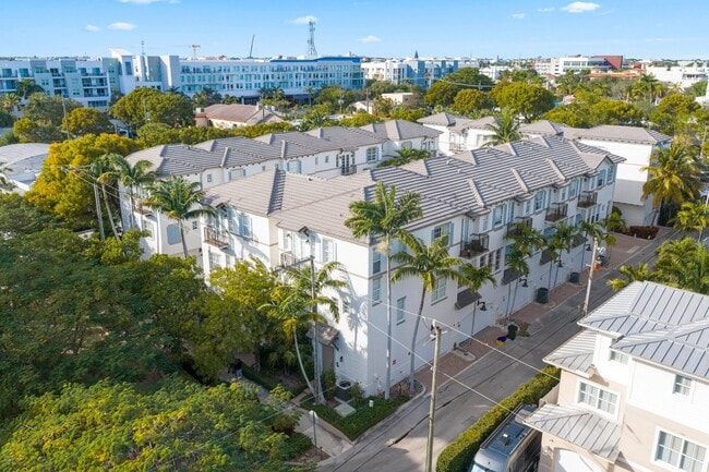 Photo - 285 SE 6th Ave