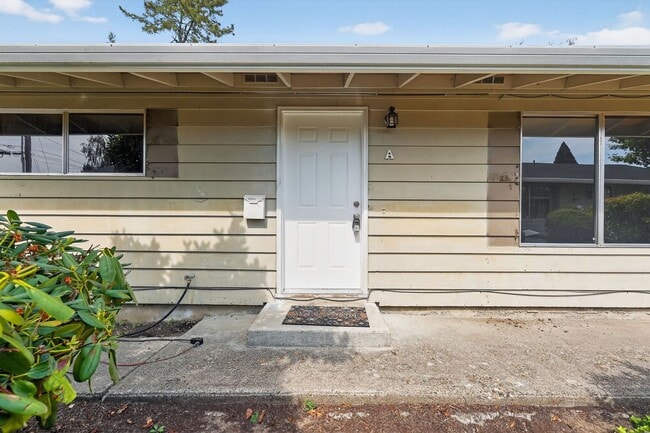 Building Photo - 438 SE 11th Ave Rental