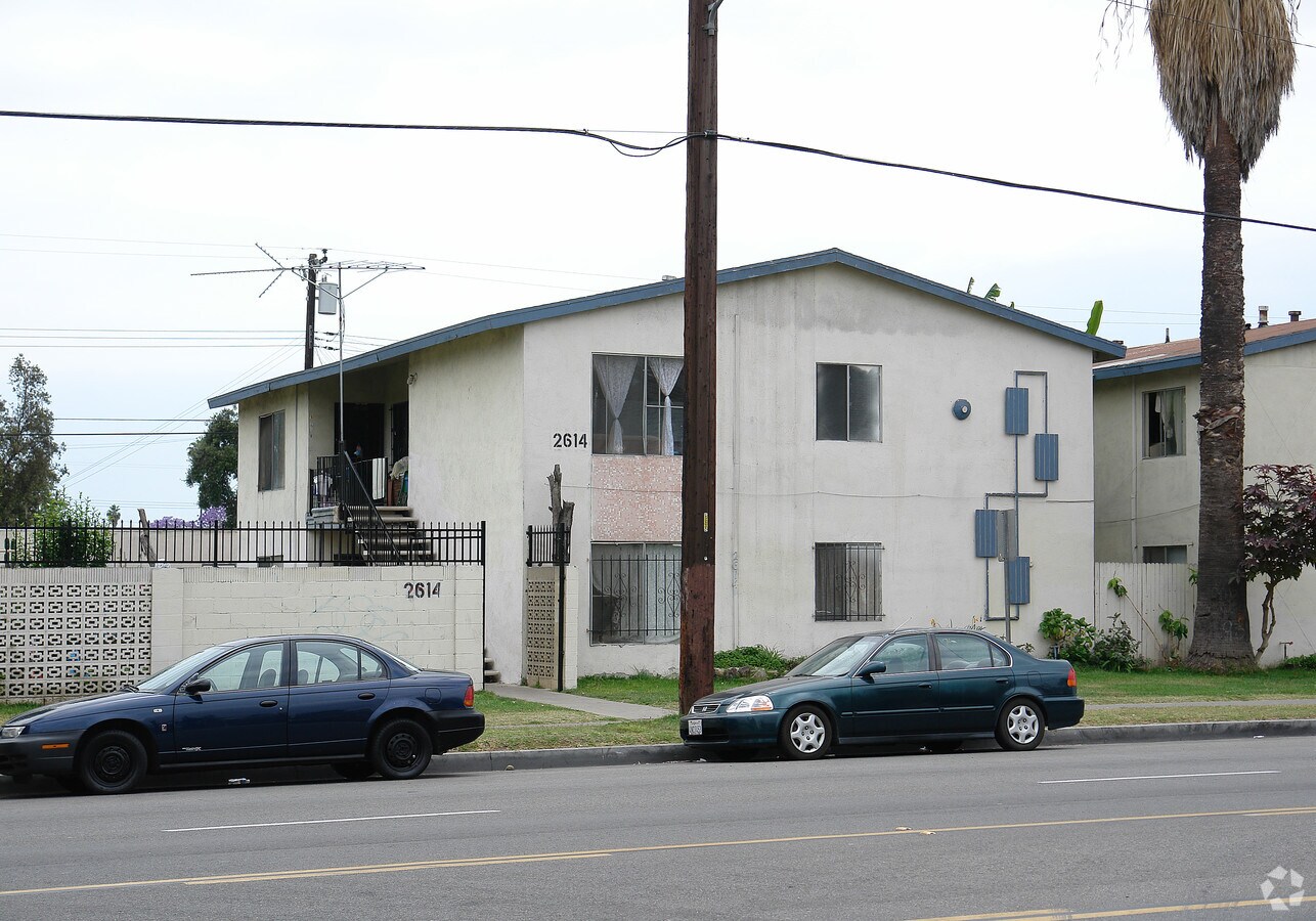 Photo - 2614 Mcfadden Ave Apartments
