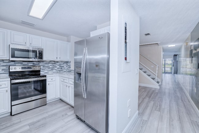 Building Photo - 9047 Gervais Cir