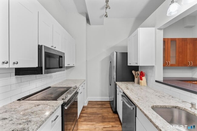 Photo - 196 Crown St Unidad 209