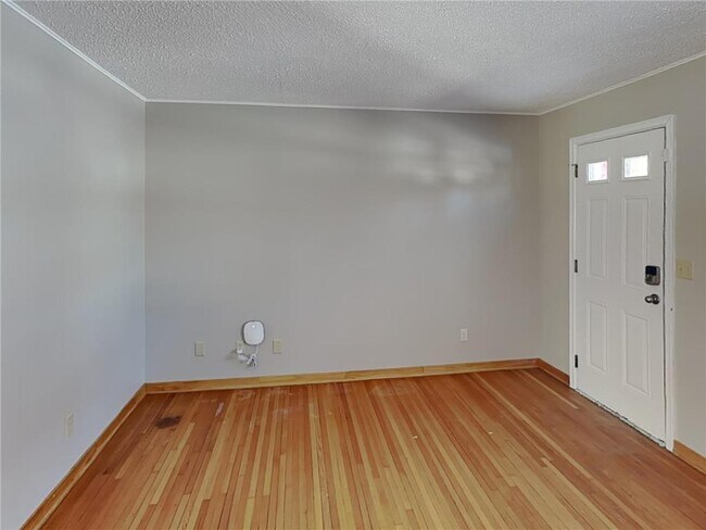 Photo - 2605 Eastman Dr