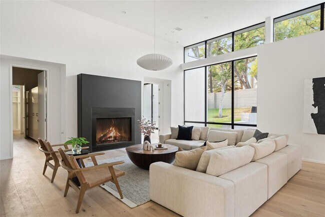 Photo - 2704 Mountain Laurel Dr