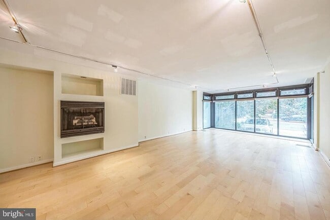 1520 16th St NW Unit 101