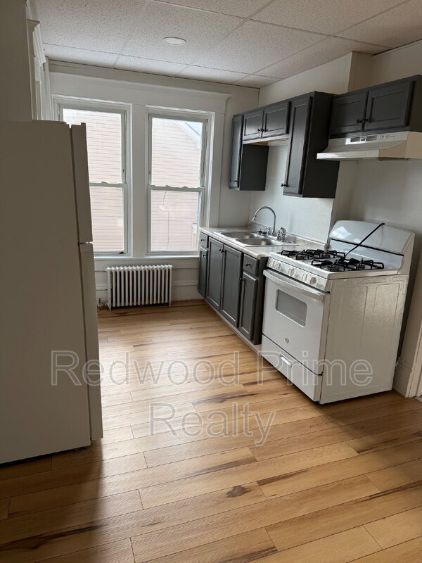 Photo - 2901 Maple Ave