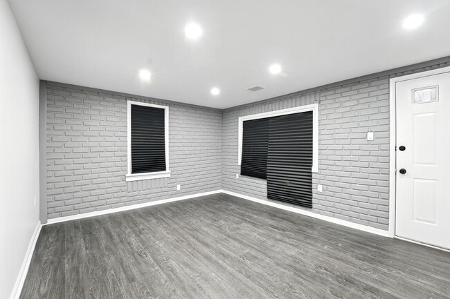 Photo - 354 Fernhill Ave