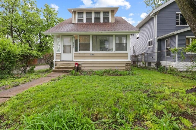 Photo - 1385 Aberdeen Ave