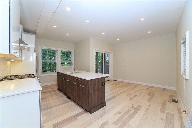 Photo - 189 I St Unit 1