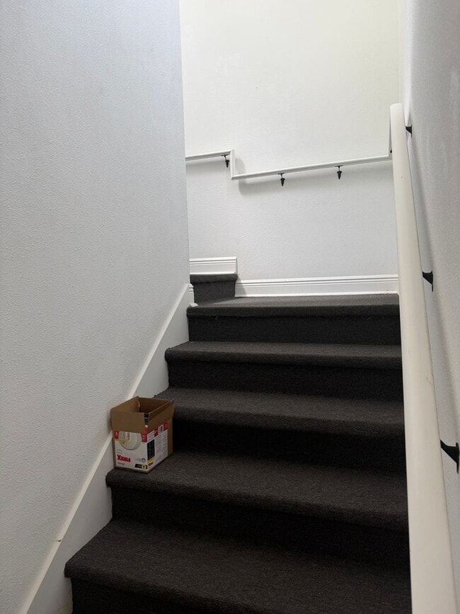 Photo - 1/1 APARTMENT BY DOAK CAMPBELL WITH SMALL YARD Unit 394-PRI-APT