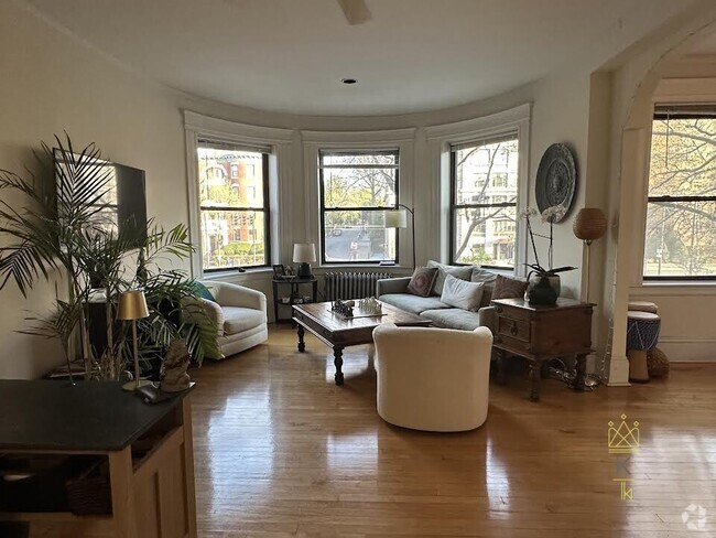 Building Photo - 1100 Beacon St Rental