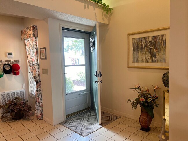 Photo - NEWLY LISTED 2BD/2BA/2CG Villa