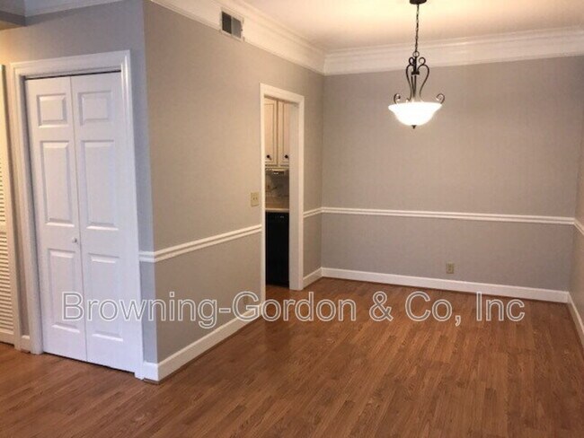 302 Sloan Rd