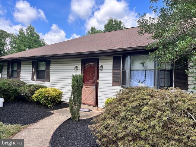 Photo - 101 Fantasia Dr House