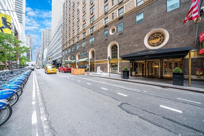 Photo - 150 W 51st St Unit #1412