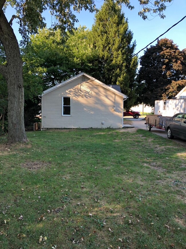 Área trasera de la casa - 1534 Lake St